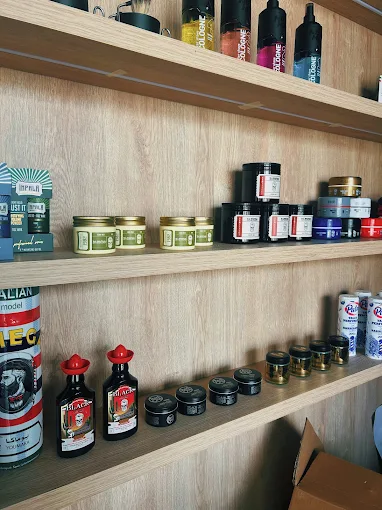 Intérieur du salon RIVER BARBER