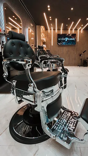 Intérieur du salon RIVER BARBER